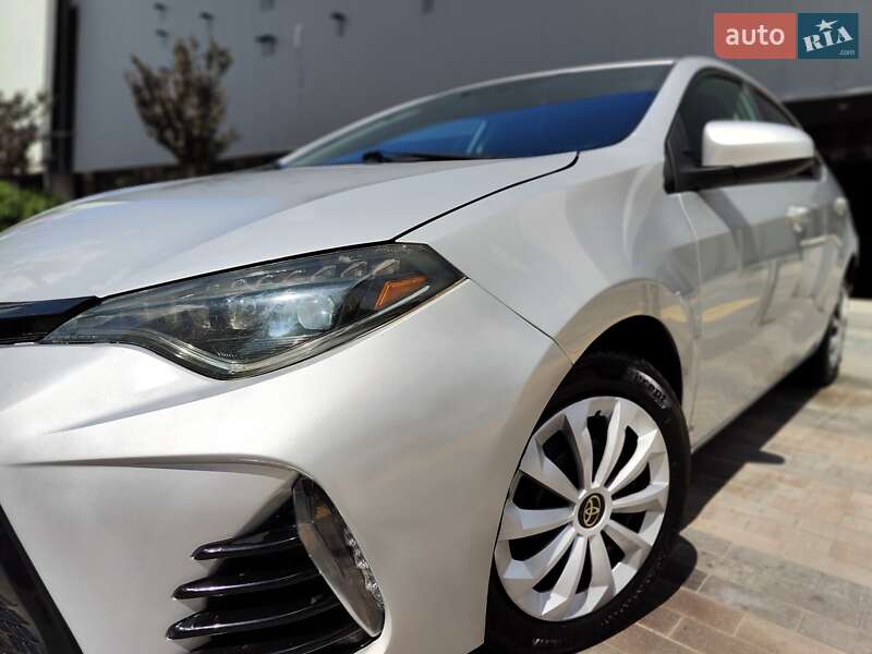 Седан Toyota Corolla 2019 в Киеве