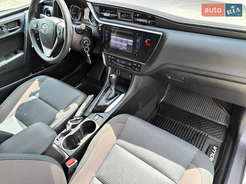 Седан Toyota Corolla 2019 в Киеве