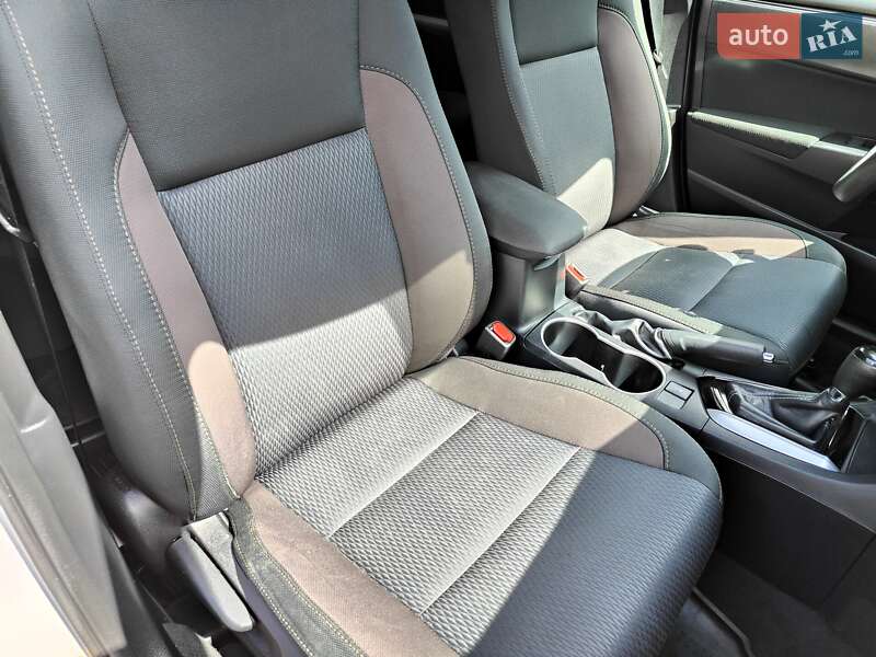 Седан Toyota Corolla 2019 в Киеве