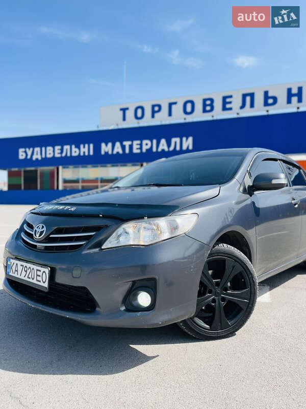 Седан Toyota Corolla 2011 в Каменец-Подольском