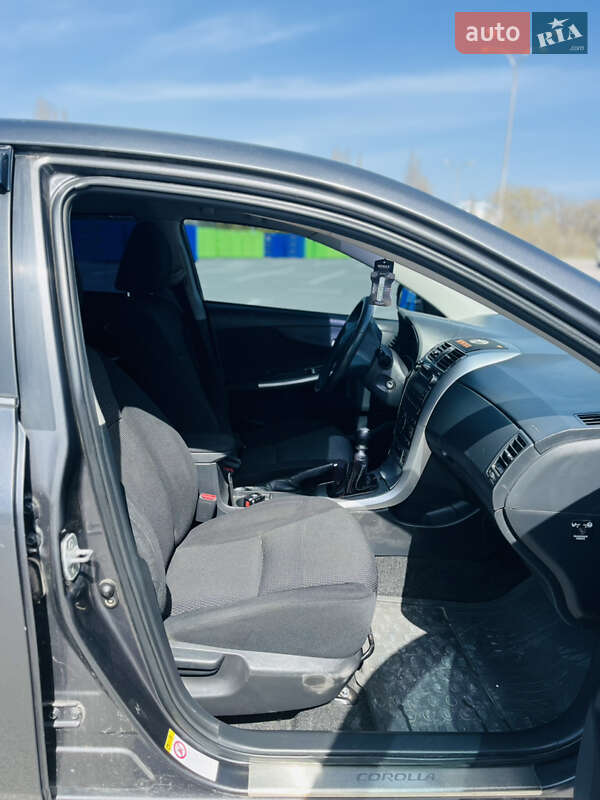 Седан Toyota Corolla 2011 в Каменец-Подольском