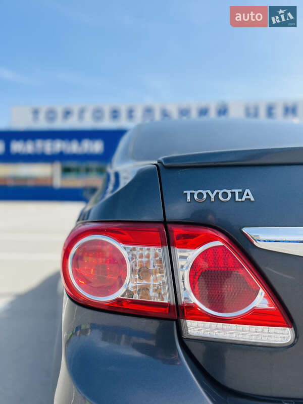 Седан Toyota Corolla 2011 в Каменец-Подольском