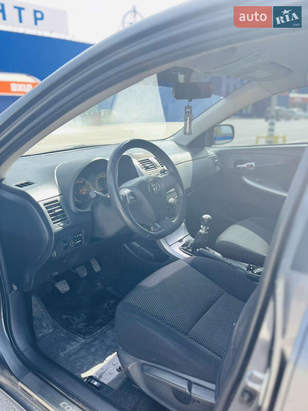 Седан Toyota Corolla 2011 в Каменец-Подольском