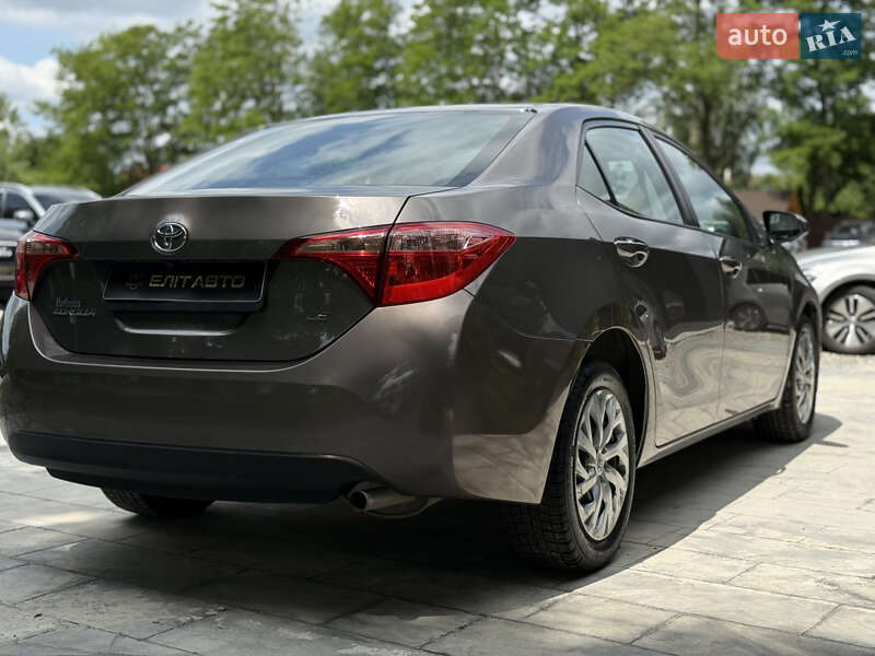 Седан Toyota Corolla 2018 в Ивано-Франковске