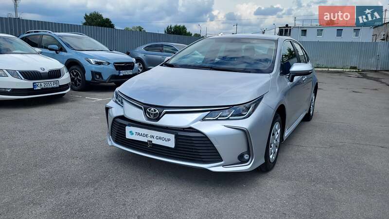 Седан Toyota Corolla 2021 в Киеве