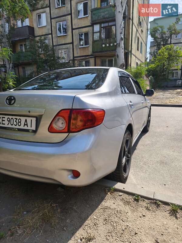 Седан Toyota Corolla 2007 в Днепре