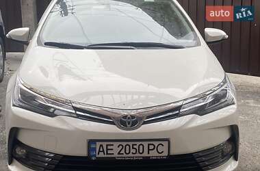 Седан Toyota Corolla 2017 в Дніпрі