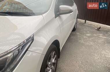 Седан Toyota Corolla 2017 в 