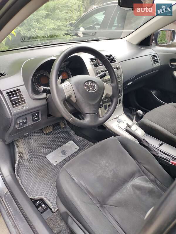Седан Toyota Corolla 2008 в Гатном
