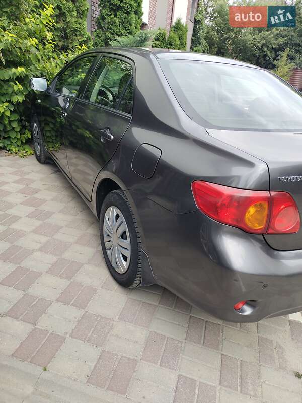 Седан Toyota Corolla 2008 в Гатном
