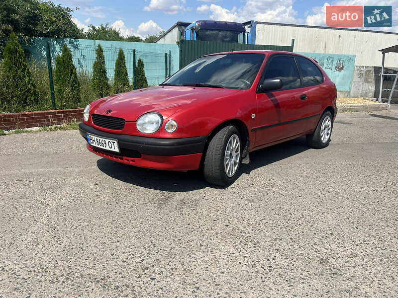 Хэтчбек Toyota Corolla 1998 в Одессе