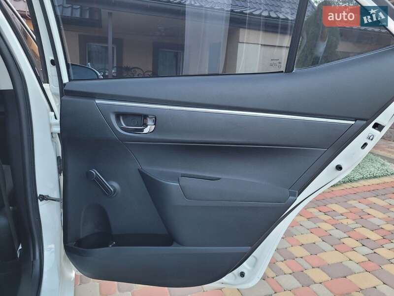 Седан Toyota Corolla 2014 в Миргороде