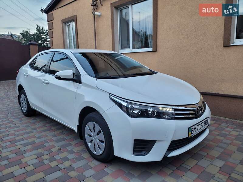 Седан Toyota Corolla 2014 в Миргороде