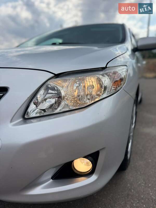 Седан Toyota Corolla 2007 в Кривом Роге