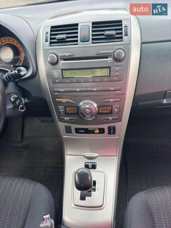 Седан Toyota Corolla 2007 в Кривом Роге