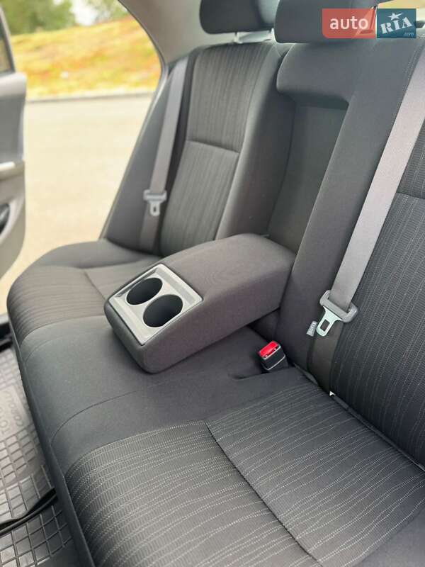 Седан Toyota Corolla 2007 в Кривом Роге