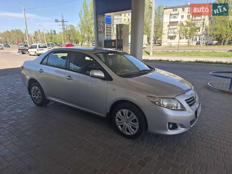 Седан Toyota Corolla 2008 в Николаеве