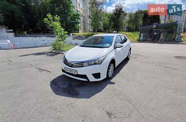 Седан Toyota Corolla 2013 в Киеве