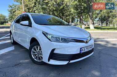 Седан Toyota Corolla 2018 в Виннице