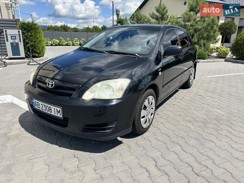 Хэтчбек Toyota Corolla 2004 в Виннице