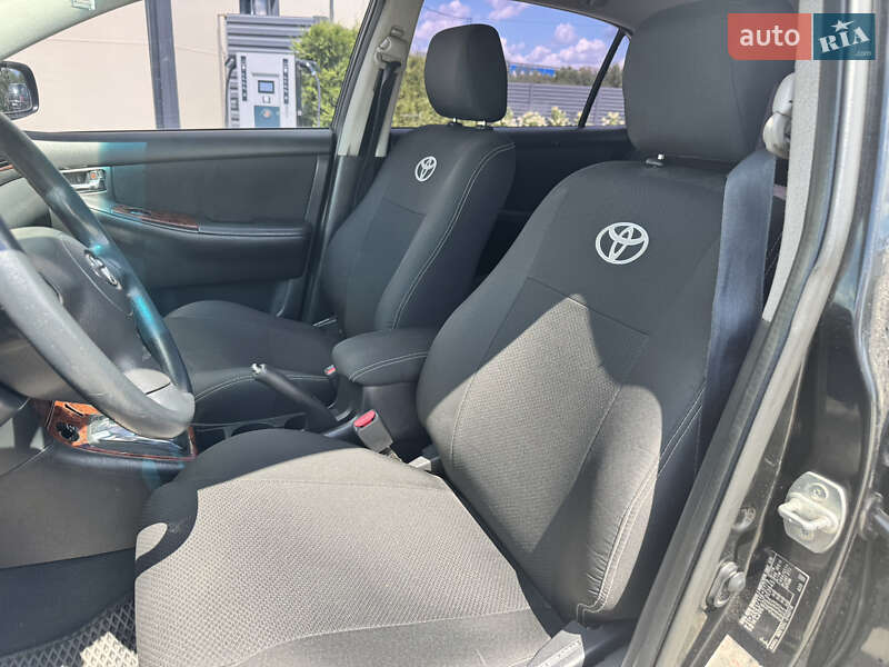 Хэтчбек Toyota Corolla 2004 в Виннице
