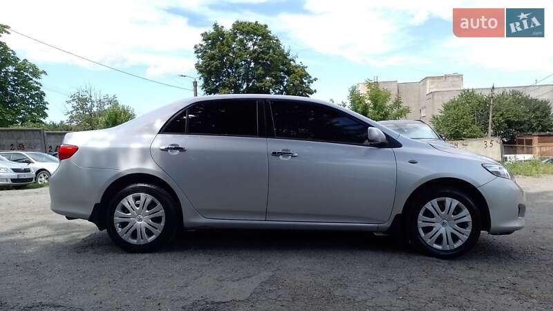 Седан Toyota Corolla 2008 в Хмельницькому