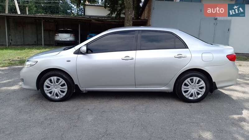 Седан Toyota Corolla 2008 в Хмельницькому