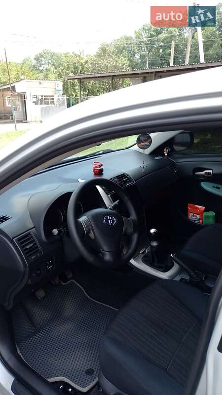 Седан Toyota Corolla 2008 в Хмельницькому