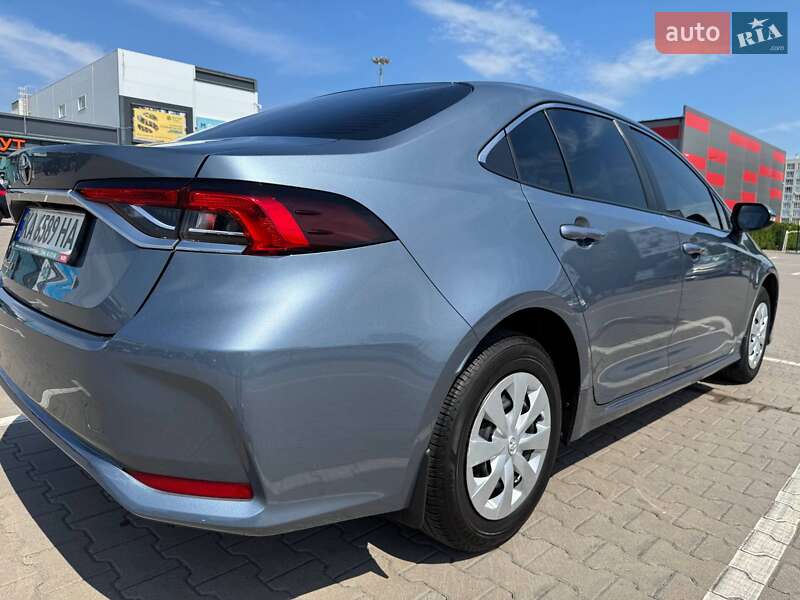 Седан Toyota Corolla 2022 в Києві