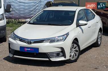 Седан Toyota Corolla 2018 в Киеве