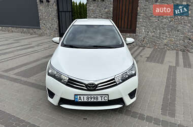 Седан Toyota Corolla 2015 в 