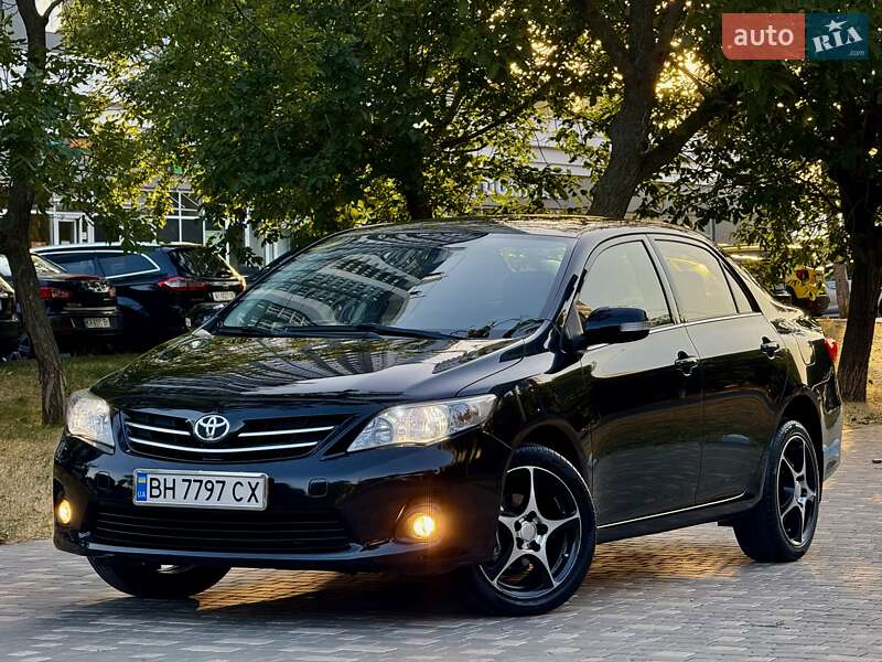 Седан Toyota Corolla 2013 в Одессе