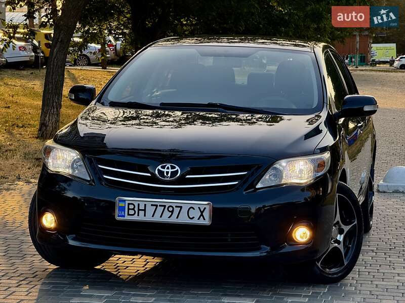 Седан Toyota Corolla 2013 в Одессе