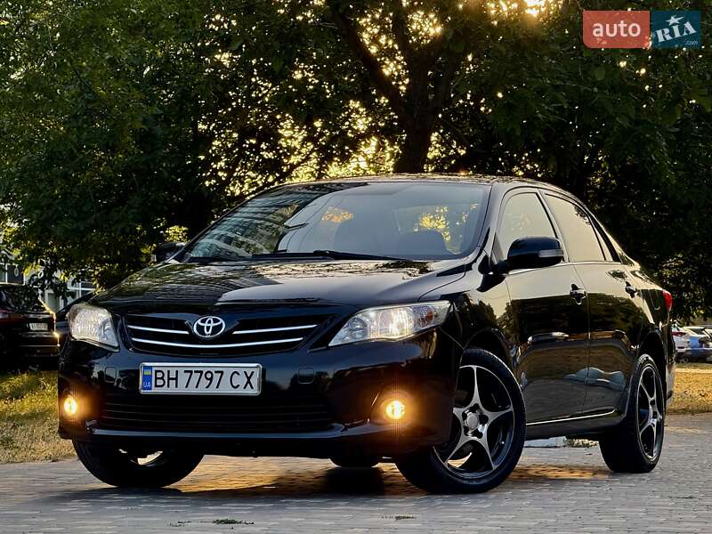 Седан Toyota Corolla 2013 в Одессе