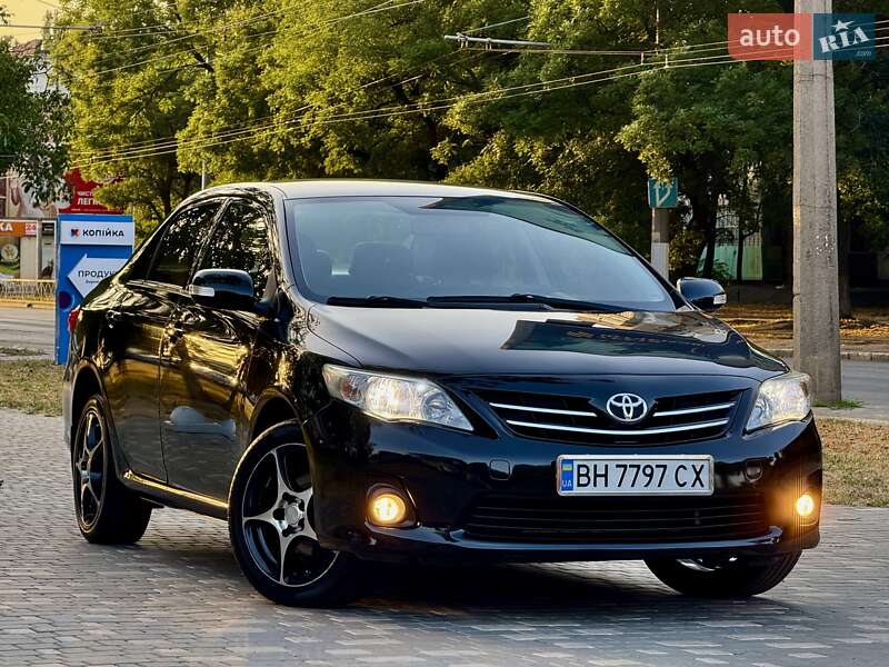 Седан Toyota Corolla 2013 в Одессе
