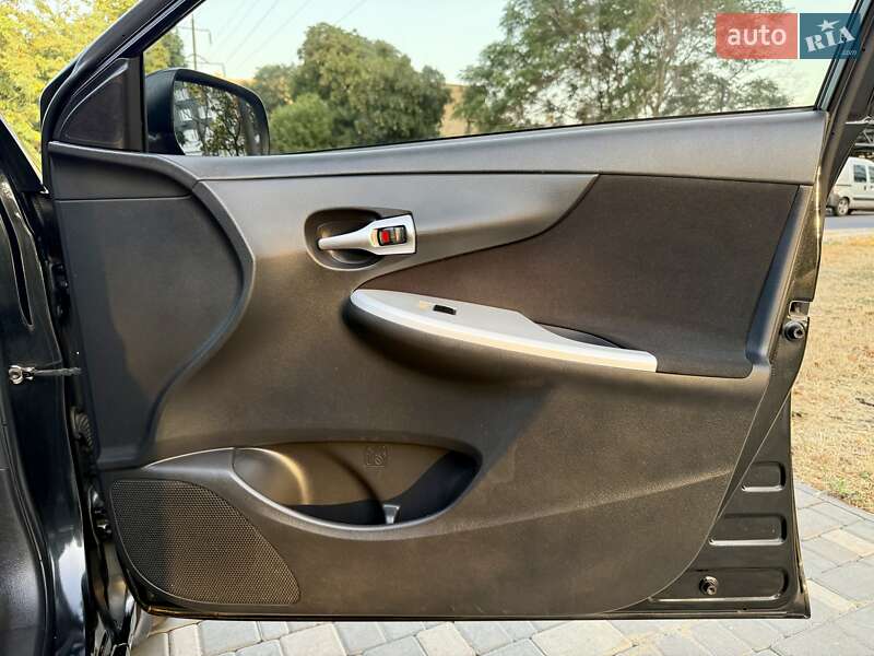 Седан Toyota Corolla 2013 в Одессе