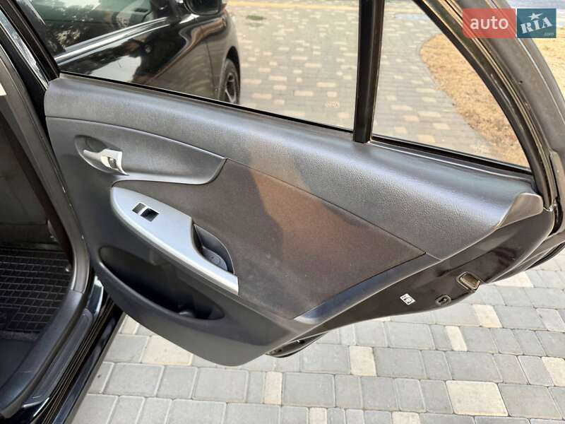 Седан Toyota Corolla 2013 в Одессе