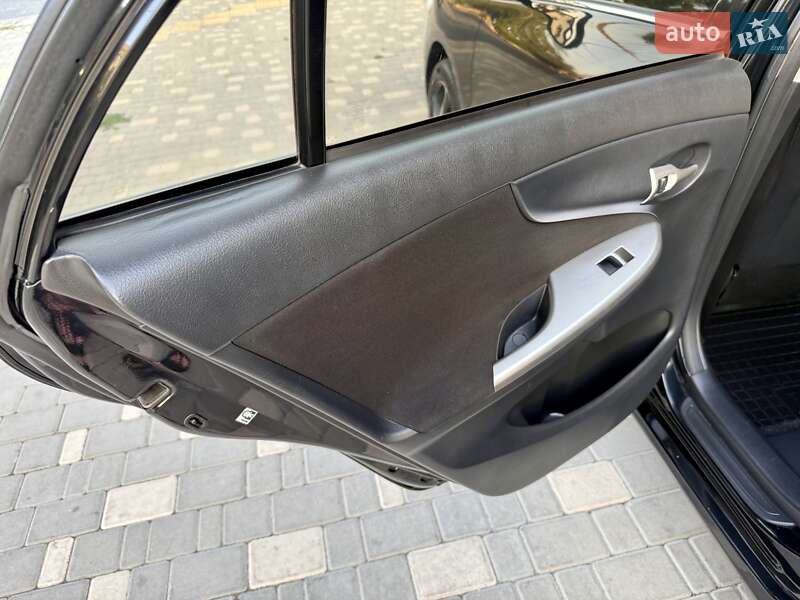 Седан Toyota Corolla 2013 в Одессе