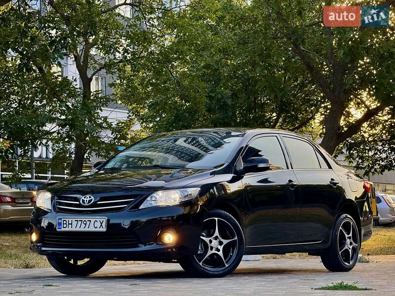 Седан Toyota Corolla 2013 в Одессе