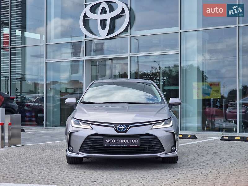 Седан Toyota Corolla 2019 в Рівному