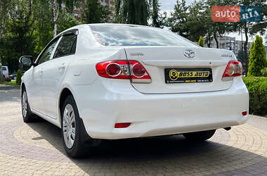 Седан Toyota Corolla 2013 в 