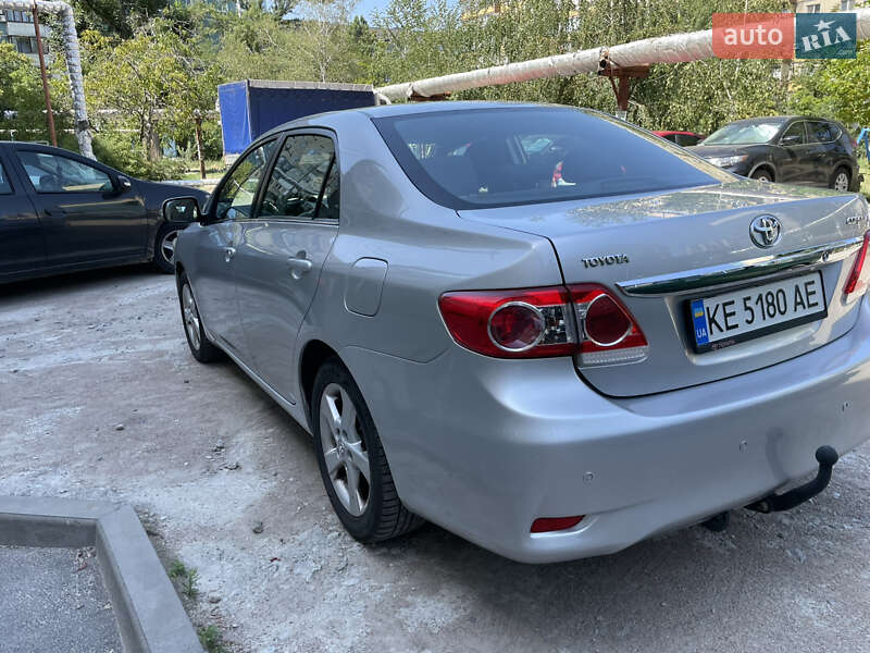 Седан Toyota Corolla 2011 в Днепре