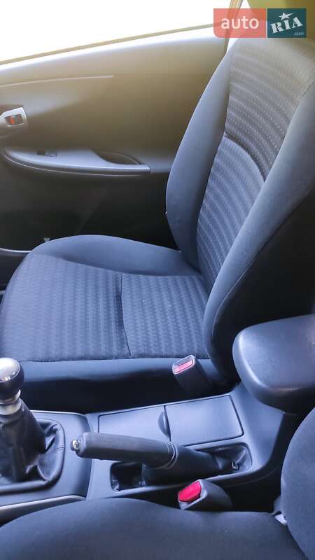 Седан Toyota Corolla 2009 в Львове фото 12 Седан Toyota Corolla 2009 в Львове