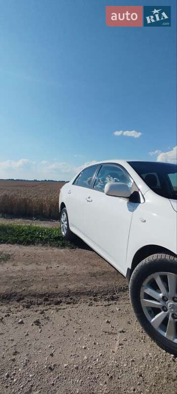 Седан Toyota Corolla 2008 в Тернополі