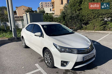Седан Toyota Corolla 2014 в Ужгороді