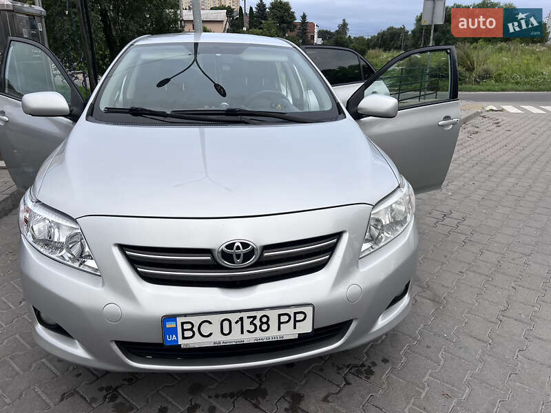 Седан Toyota Corolla 2008 в Львове
