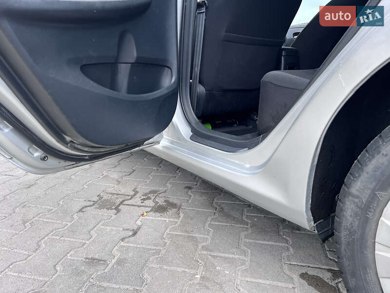 Седан Toyota Corolla 2008 в Львове