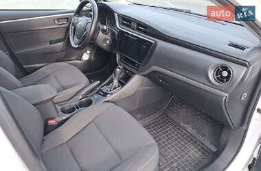 Седан Toyota Corolla 2016 в 
