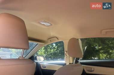 Седан Toyota Corolla 2018 в 
