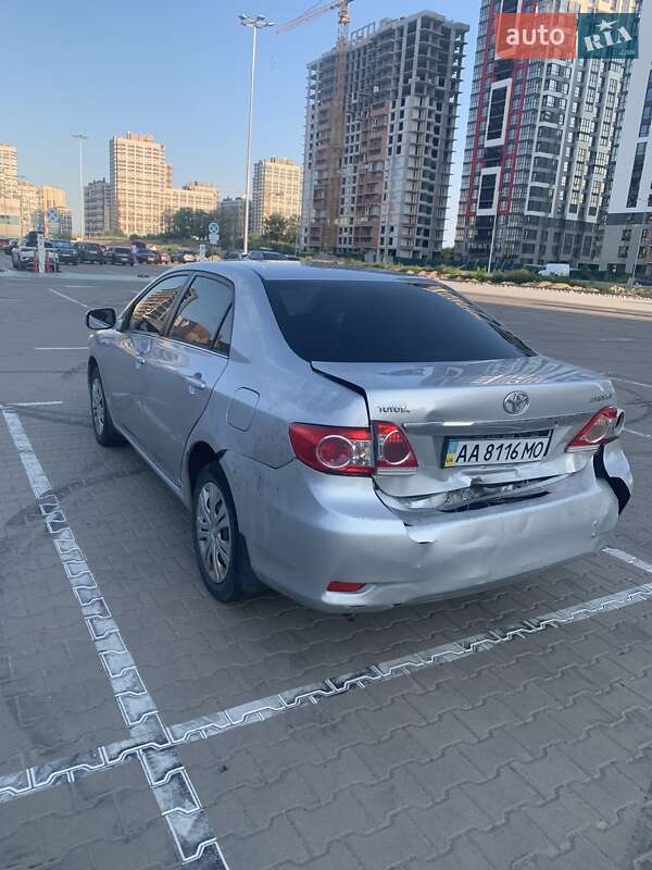 Седан Toyota Corolla 2013 в Києві